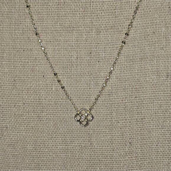 KENDRA SCOTT Rue Clover Logo Short Pendant Gold Necklace‎ - Picture 3 of 7